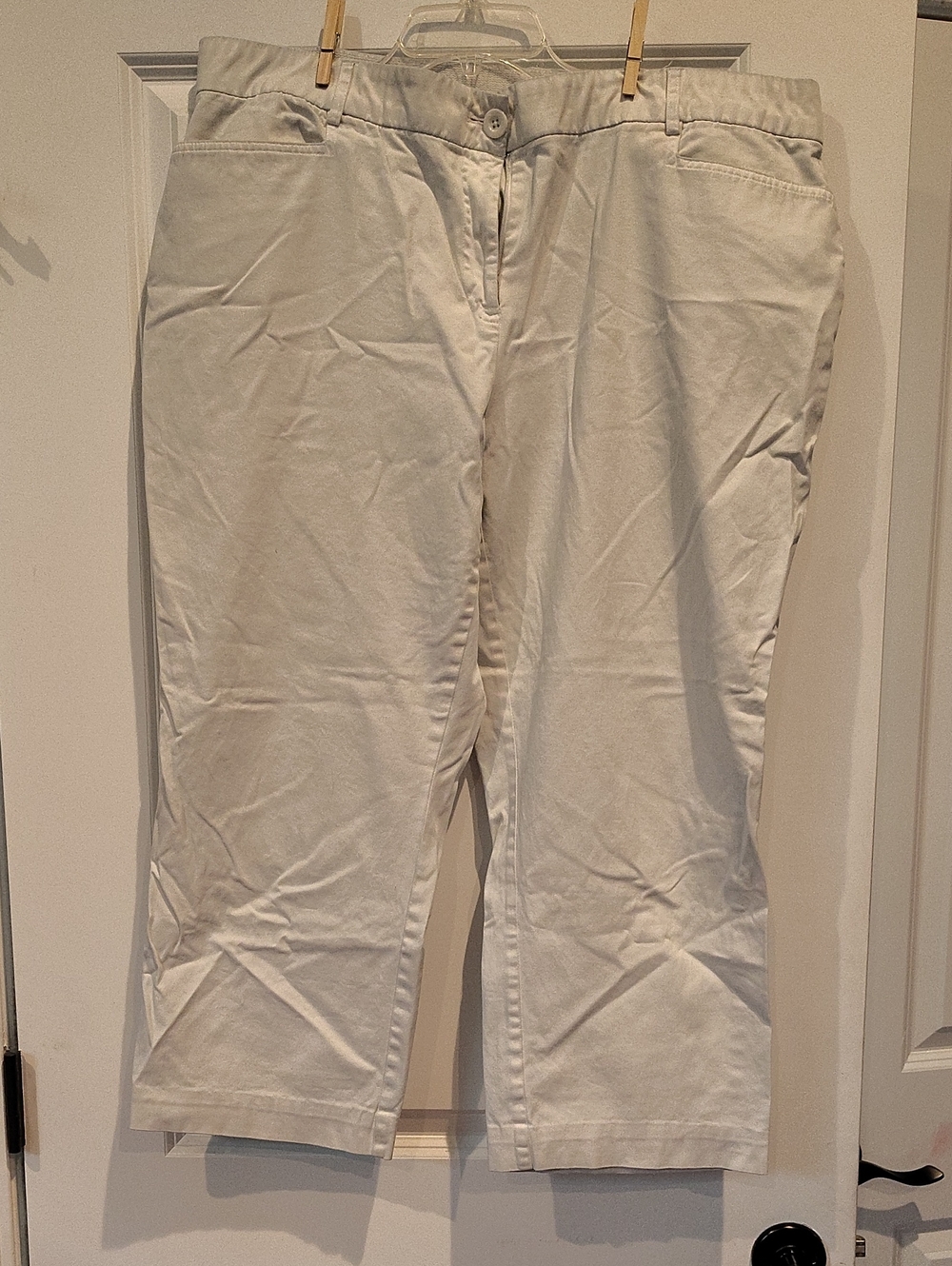 Kim Rogers White Women's Chino Capris